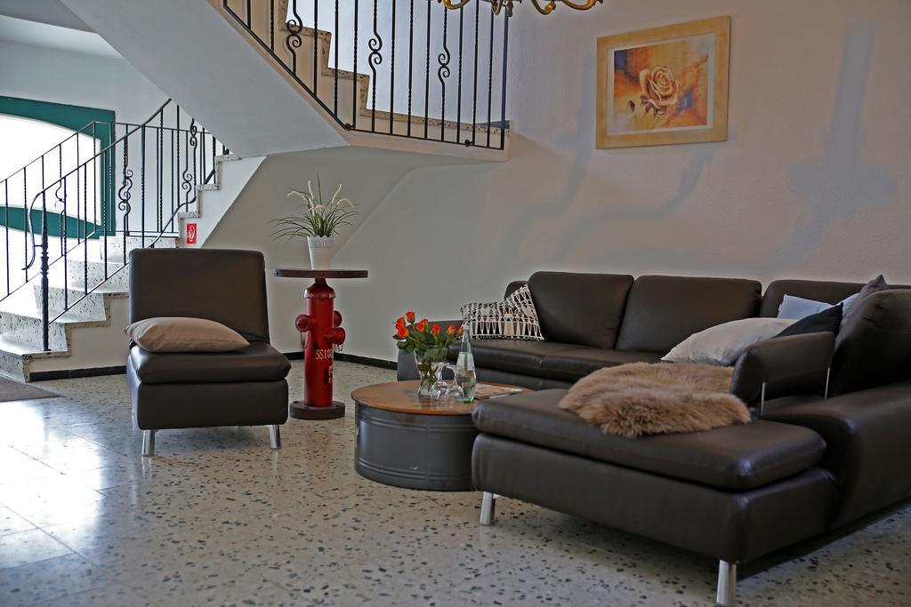 Hotel In Der Strassen Золинген Экстерьер фото